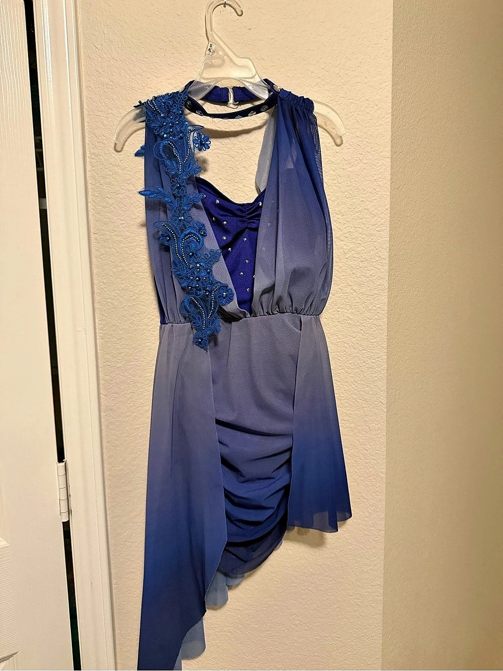 WEISS & WEISSMAN Blue Embroidered Asymmetrical Dress Size Medium with hairpiece